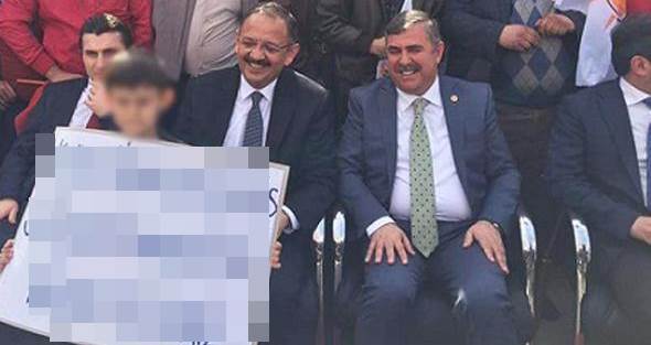 Bakan'dan o pankartla ilgili sert sözler
