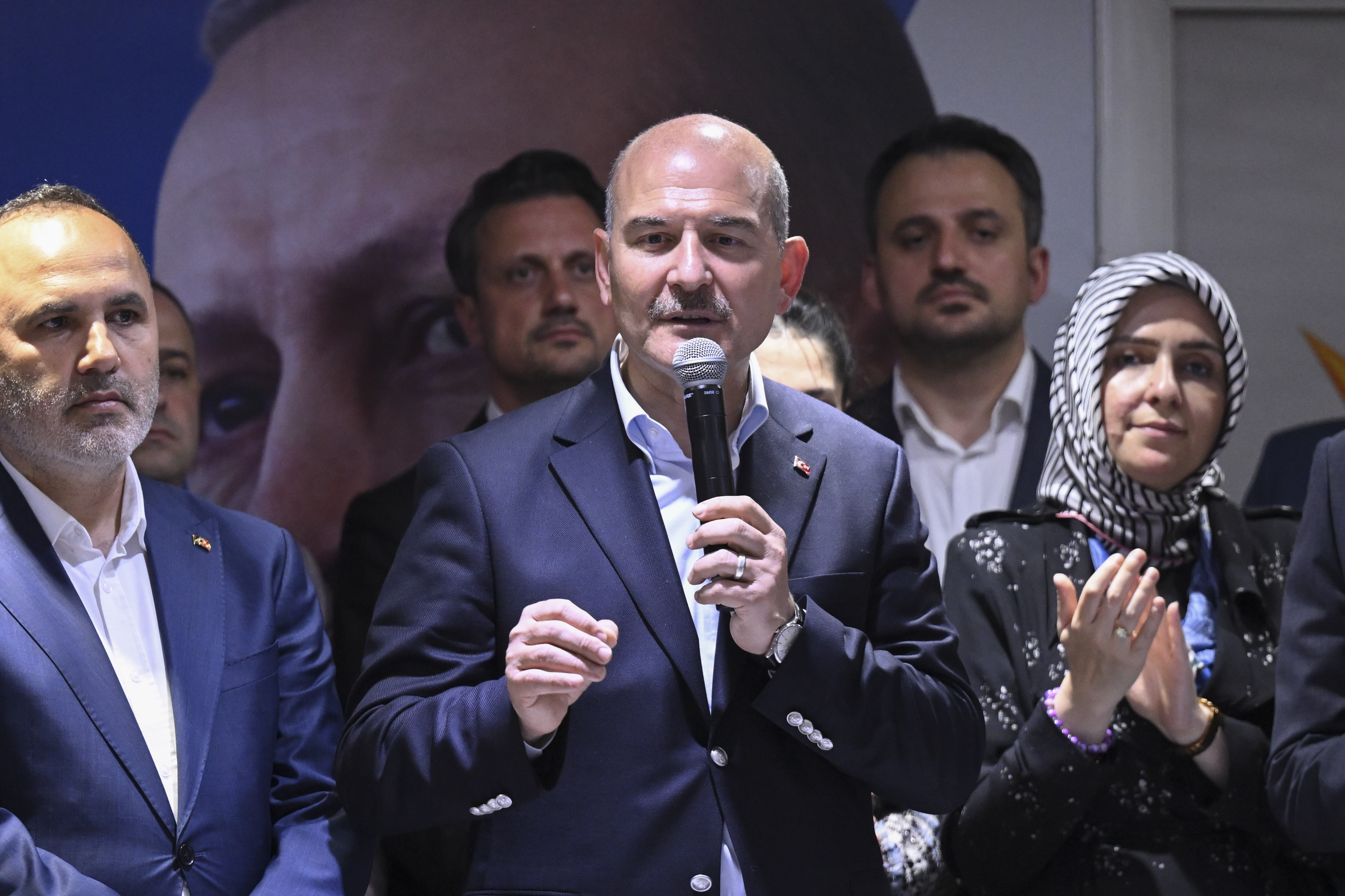 Bakanı Soylu: Bundan daha büyük bir demokrasi dersi yoktur