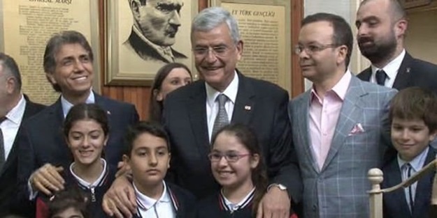 Bakan'la tokalaştı: Bir daha elimi yıkamayacağım