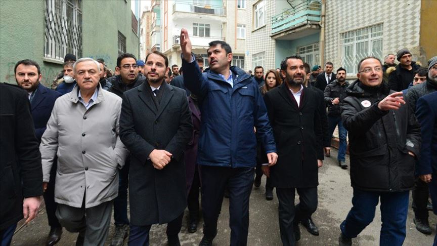 Bakanlar Albayrak ve Kurum deprem bölgesinde inceleme yaptı