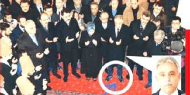 Bakanlar ayakkabılarını çıkardı, vali camiye galoşla girdi