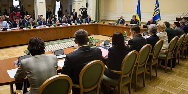 Bakanlar Kurulu'nda 'yolsuzluk' suçlamasıyla gözaltı