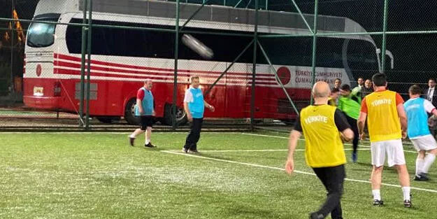 Bakanlar sahaya indi