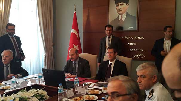 Bakanlar Süleyman Soylu ve Nurettin Canikli, sıcak bölgede