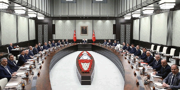 'Bakanlara suikast tehditleri yapıyorlar'