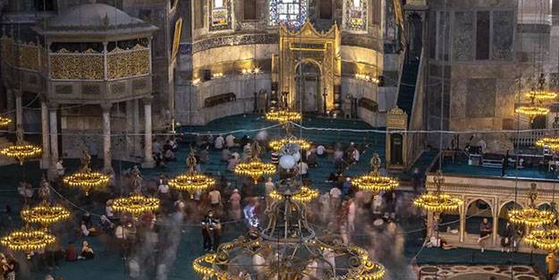 Bakanlardan peş peşe 'Ayasofya' mesajı