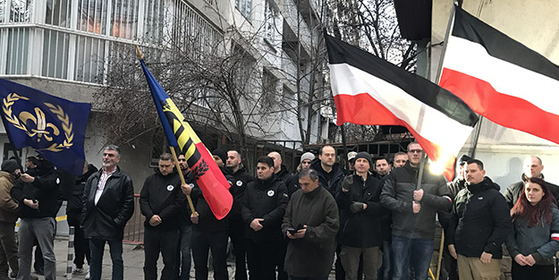 Bakanlık 17 yıl sonra son verdi! Bulgaristan'da ırkçılar sokağa çıkıp topluma meydan okudu
