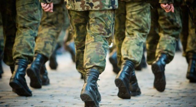 Bakanlık askere ek gelir kapısını duyurdu, kuyruklar oluştu