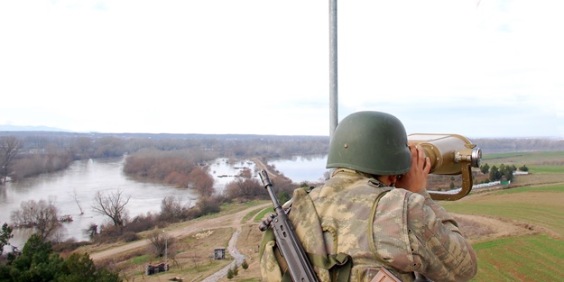 Bakanlık duyurdu: Yunanistan'a kaçarken enselendiler