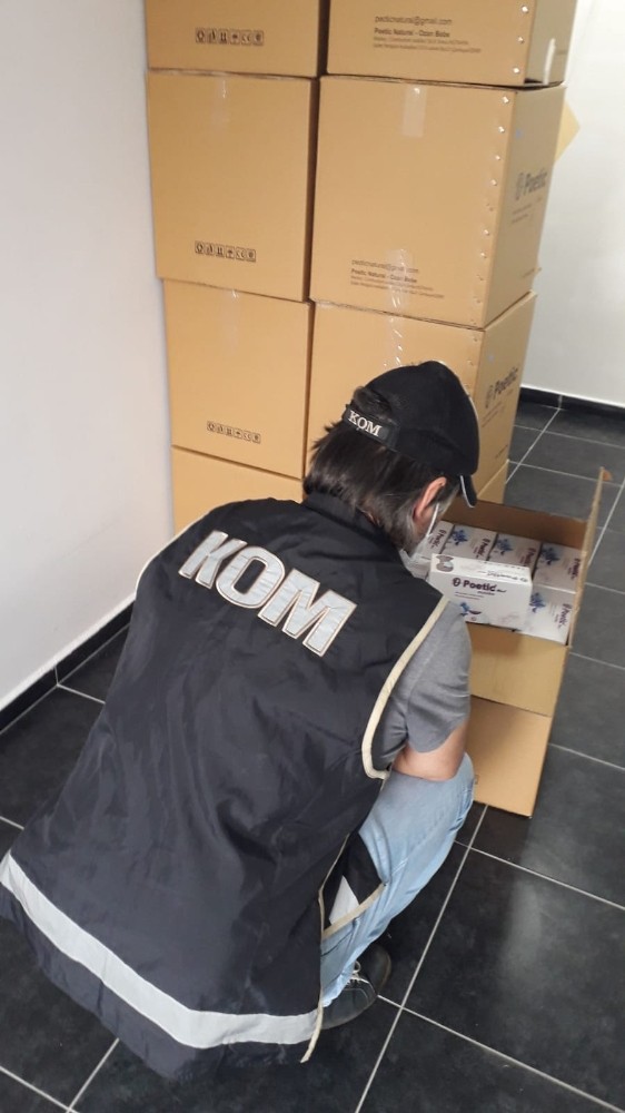 Bakanlık ile anlaşma yapmayan fabrikada üretilen maskelere el konuldu 