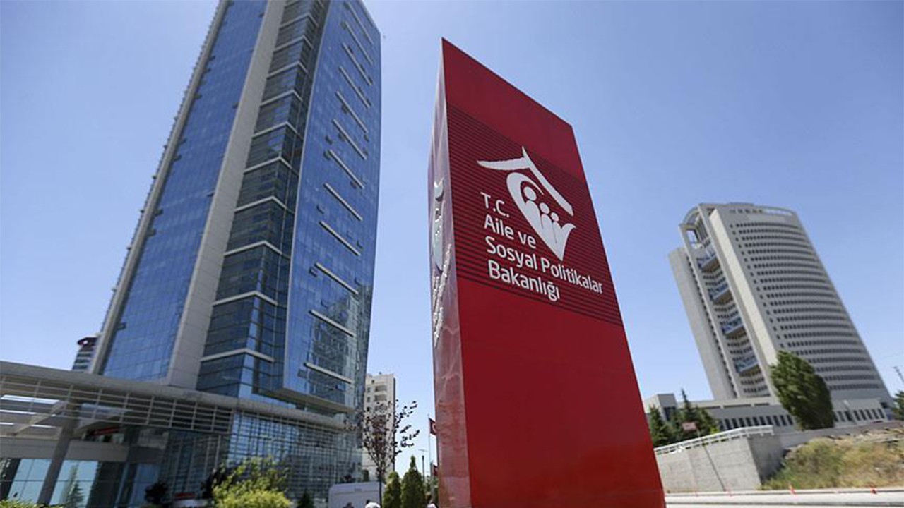 Bakanlık uyardı “Sahte yardım” mesajlarına dikkat!