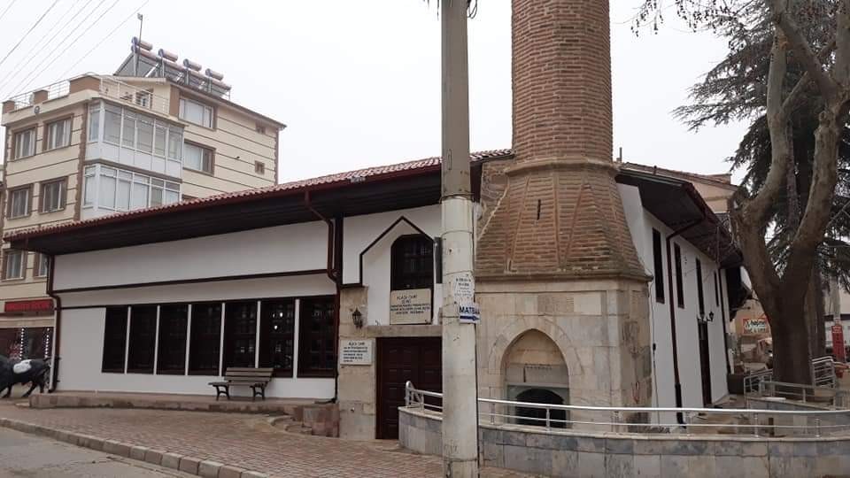 Bakıma alınan tarihi Alaca Camii yeniden ibadete açıldı 