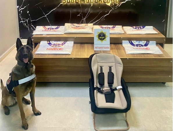 Bakın bebek arabasının içinden ne çıktı!