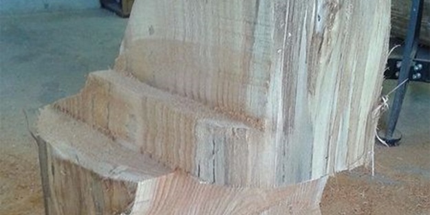 Bakın dev kütükle ne yaptı!