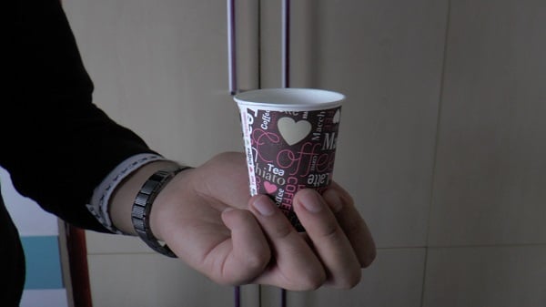 Bakın hangi hastalıklara yol açıyor! Bu bardaklar zehir saçıyor