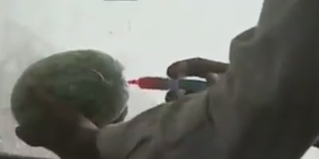 Bakın karpuzları hangi numaralarla renklendiriyorlar!