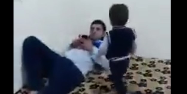 Bakın minik çocuk babasını neye davet etti!