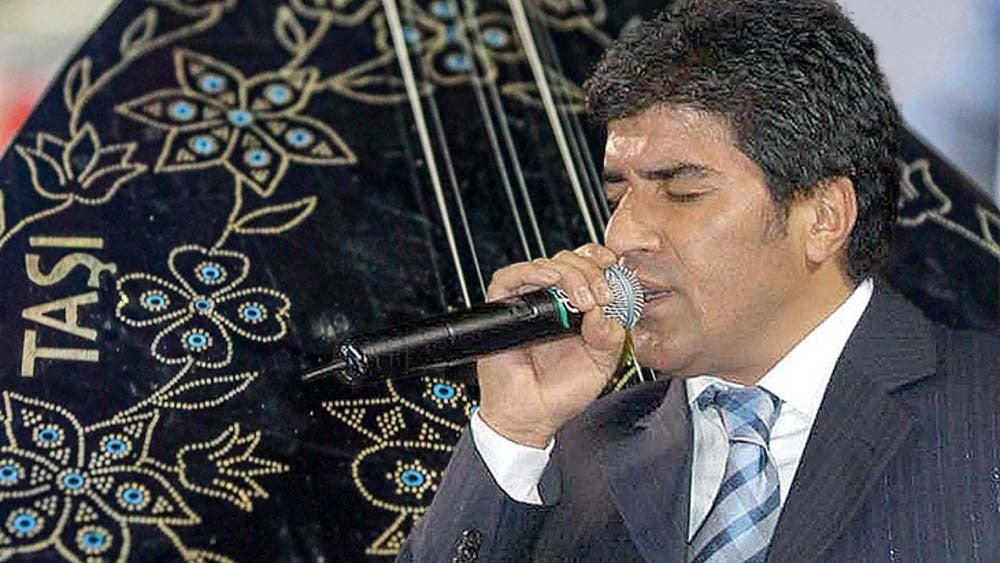 Bakın oltu taşından neler yapılıyor! İbrahim Erkal’ın sazının fiyatı dudak uçuklattı!