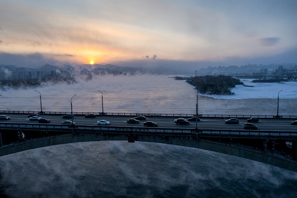 Bakın sebebi ne! -30 dereceye rağmen bu nehir donmuyor!