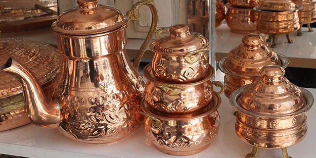 Bakır ve gümüşe ketçap sürünce bakın ne oluyor!