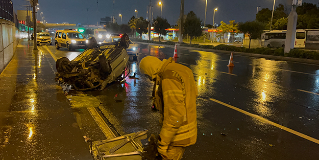 Bakırköy'de feci kaza! Refüjü aştı, karşı şeritteki araca çarpıp takla attı