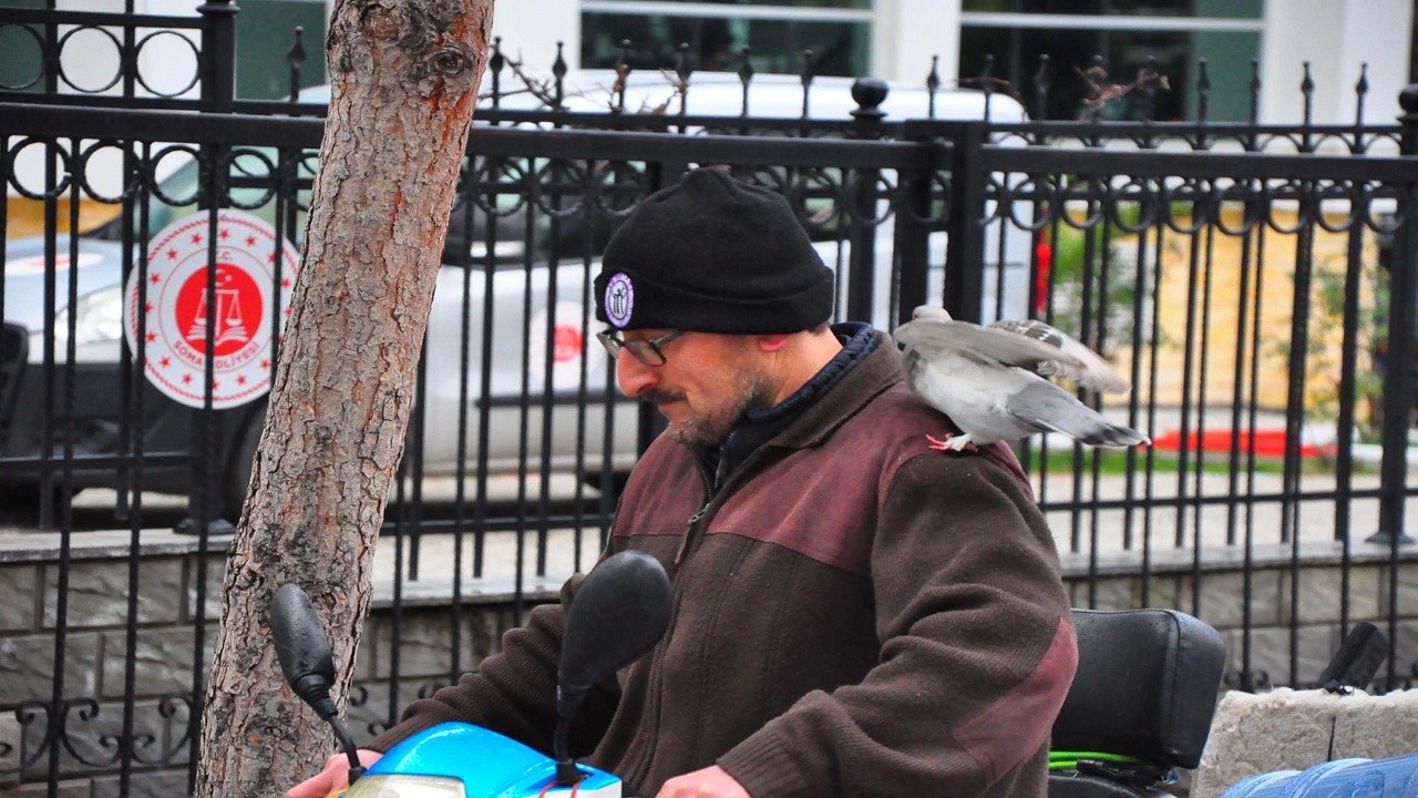 Bakkal sahibinin sadık yol arkadaşı!