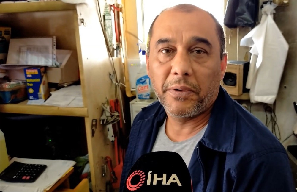 Bakkalın veresiye defterini satın alıp tüm borçları sildi 