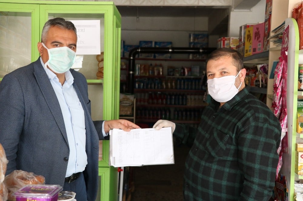 Bakkallardaki 10 bin liralık borcu ödedi 