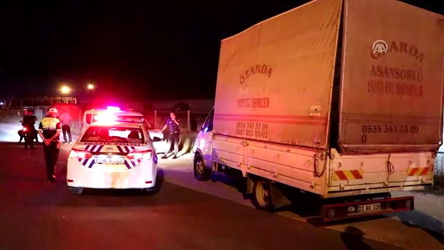 Bakmayın nakliye kamyoneti gibi durduğuna! İşin aslı çok farklı