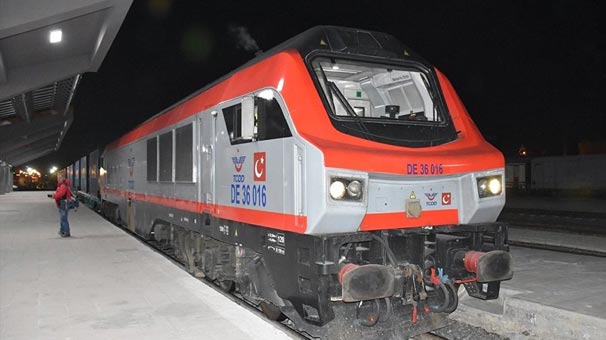 Bakü-Tiflis-Kars demiryolu hattında Türkiye'den ilk tren yola çıkıyor