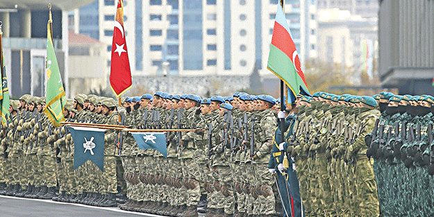 Bakü’de zafer coşkusu