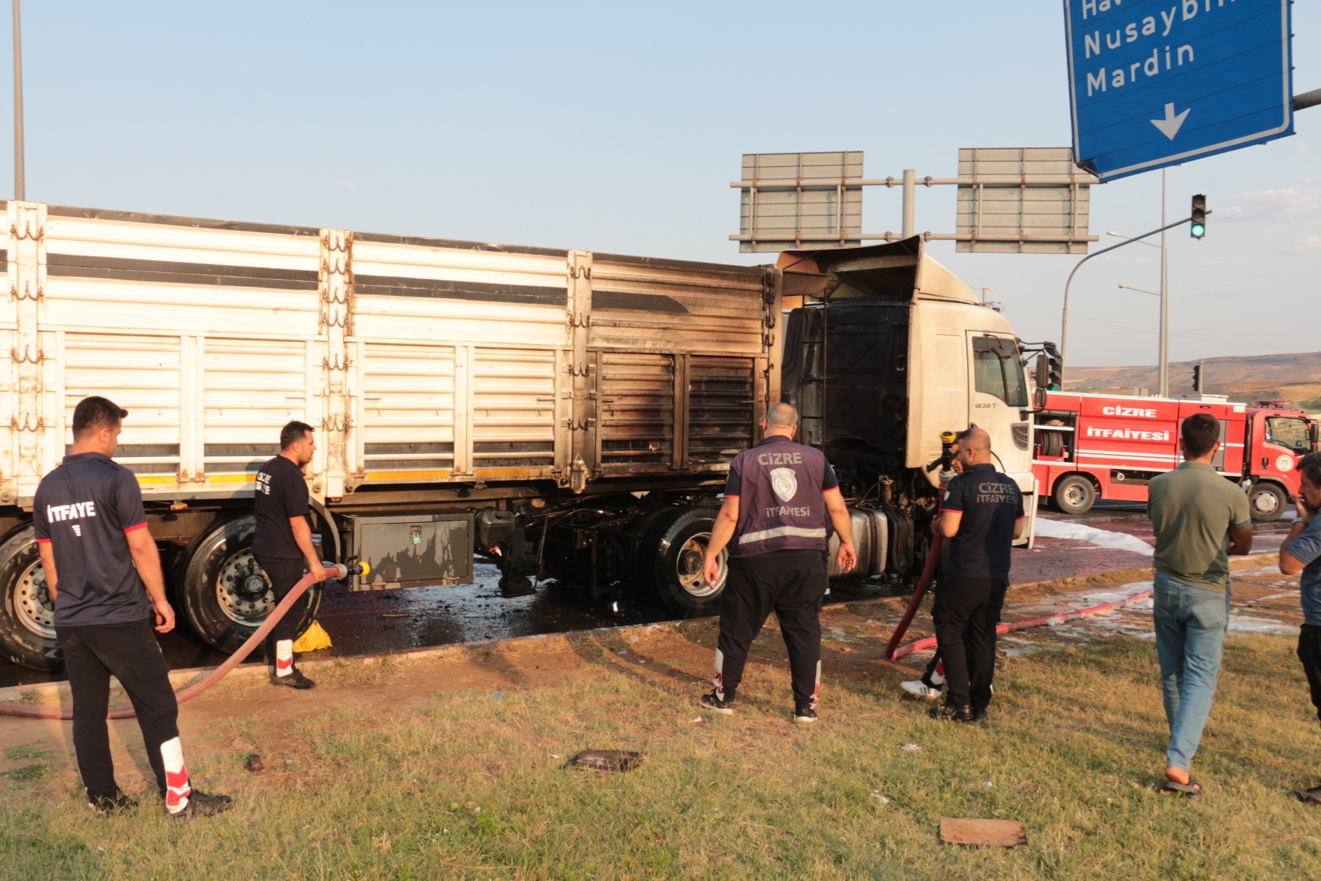 Balatalarda oluşan ısınma, tırda yangına neden oldu
