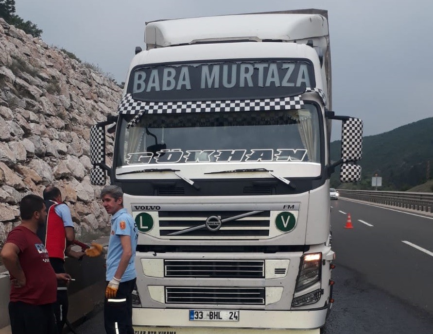 Balatalardan bir anda çıkan duman sürücüyü korkuttu 