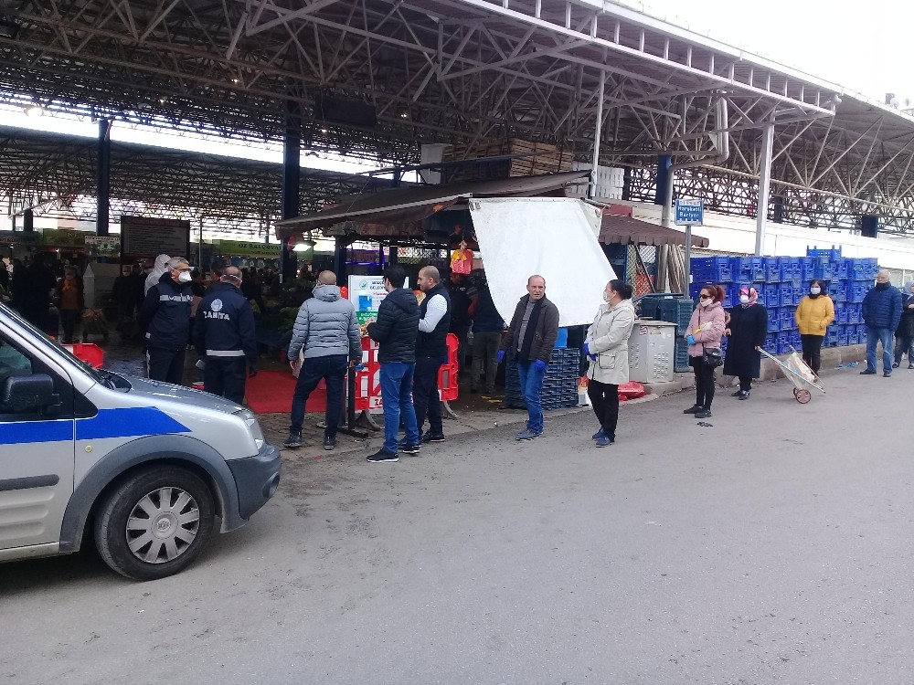 Balçova zabıtasından korona virüs önlemleri 