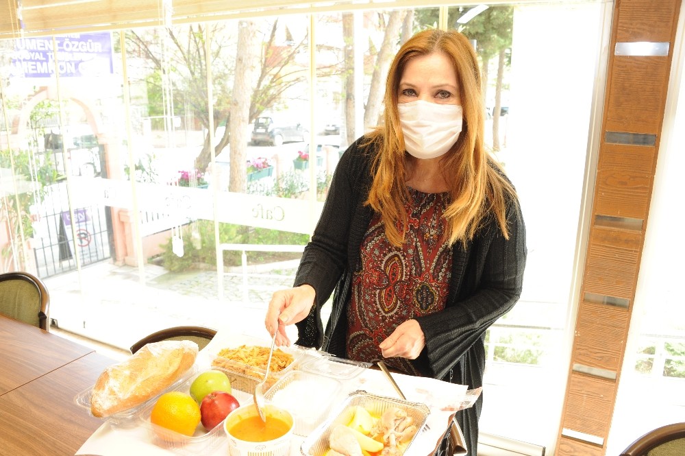 Balçova’da dayanışma menüsü 