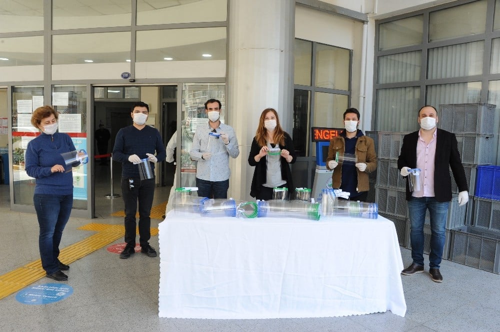 Balçova’da siperlik maskelerin üretimi başladı 