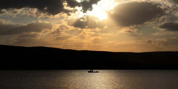 Balık Gölü'ndeki gün batımı görenleri kendine hayran bırakıyor