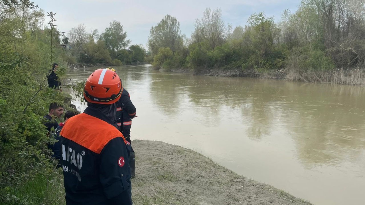 Balık tutarken suya düştü! 6 yaşındaki çocuk Sakarya Nehri’nde kayboldu
