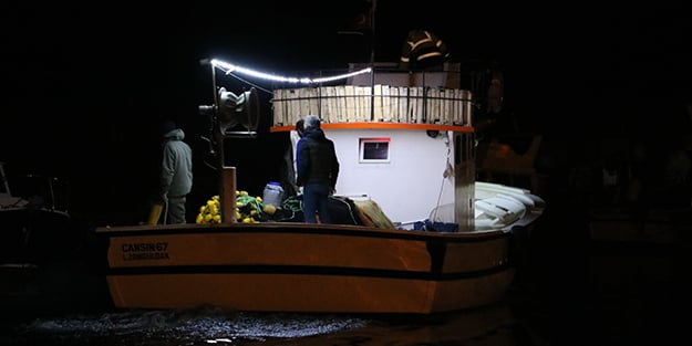 Balıkçı teknesinden düşen tayfa için ekipler harekete geçti!