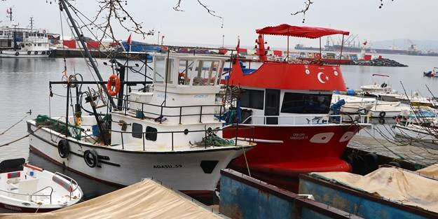 Balıkçılar havanın normale dönmesiyle yeniden denize açıldı