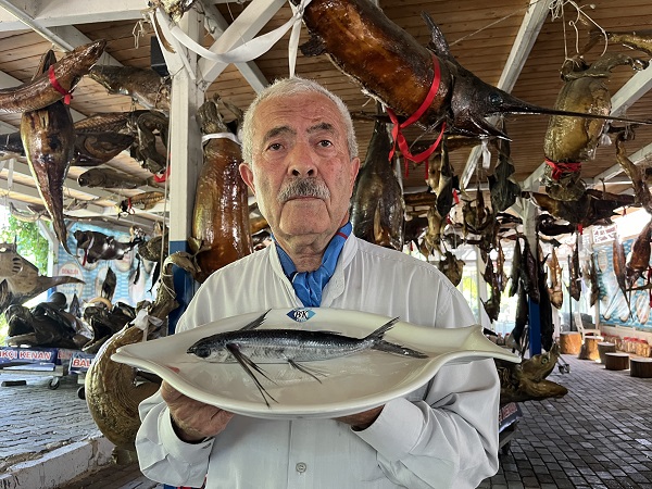 Balıkçılar şaşkın! Marmara'da uçan balık yakalandı