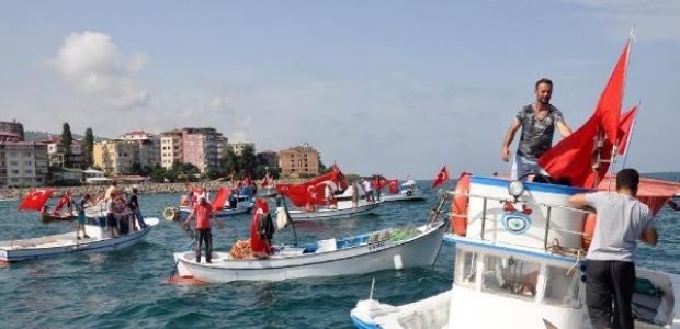 Balıkçılar, terör olaylarını protesto etti