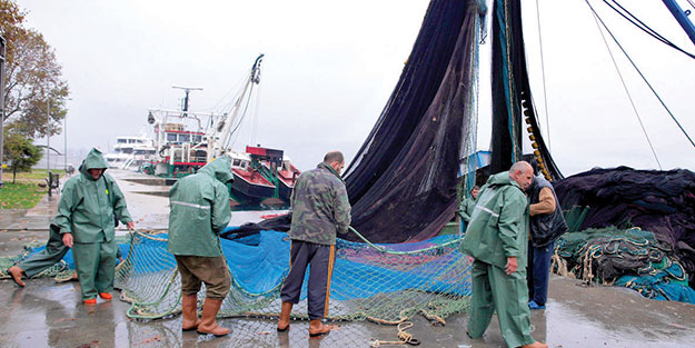 Balıkçılar yasağın bitmesini bekliyor