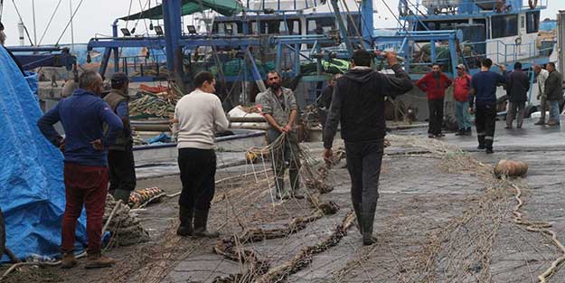 Balıkçının ağına öyle bir şey takıldı ki... Belediye görevlileri incelemede bulundu