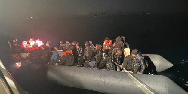 Balıkesir açıklarında 56 düzensiz göçmen yakalandı!