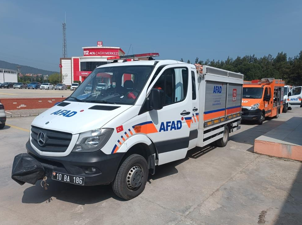 Balıkesir AFAD'dan deprem bölgesine destek ekibi