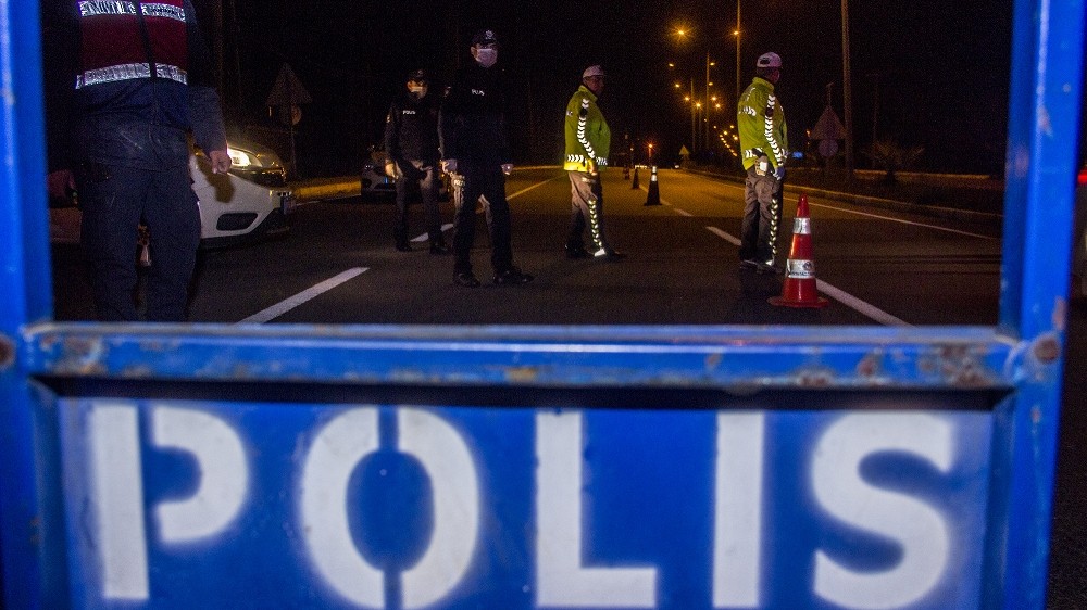 Balıkesir Çanakkale il sınırında araç giriş ve çıkışları durduruldu 