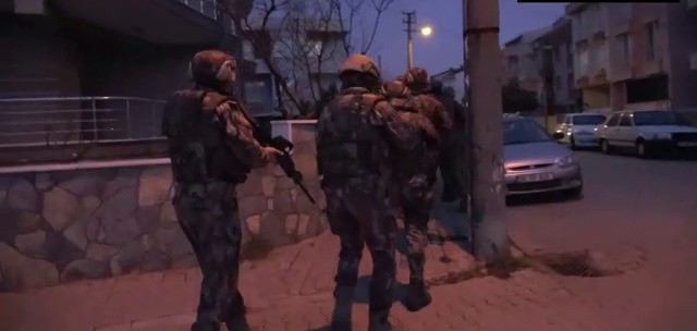Balıkesir polisinden tefecilere operasyon 