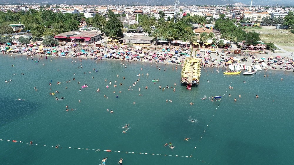 Balıkesir sahilleri turistlerin gözdesi 
