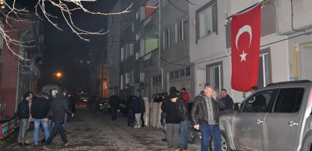 Susurluk şehidine ağlıyor!